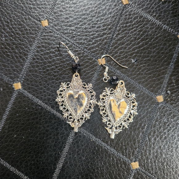 Brand new earrings and necklaces sets - Picture 2 of 3